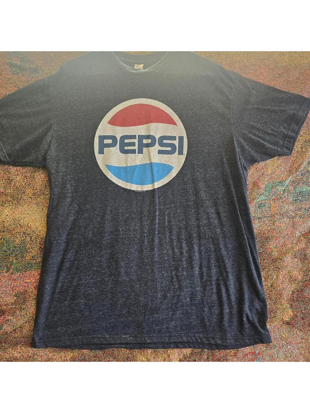 Optima Men's Navy and Blue Tshirt